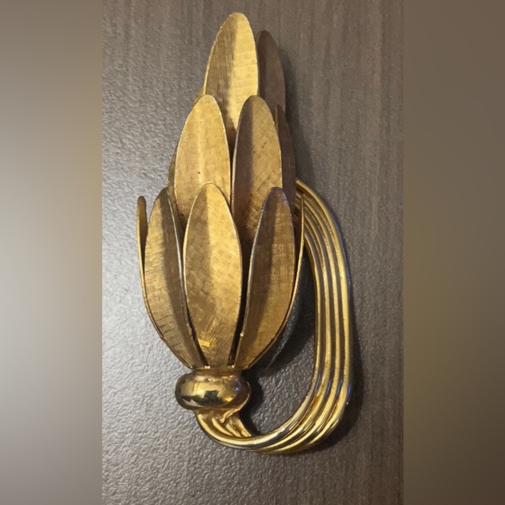 Vintage Lisner Brooch Gold Demi Parure